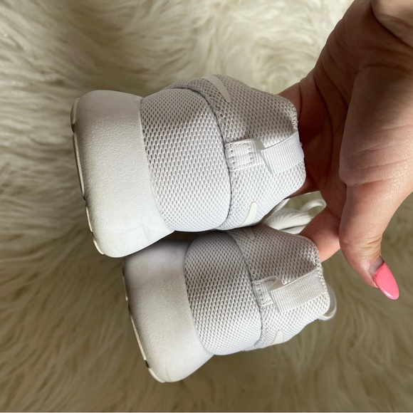 Nike White Roshe 1 Sneakers • Size Women’s 8 - Picture 9 of 9